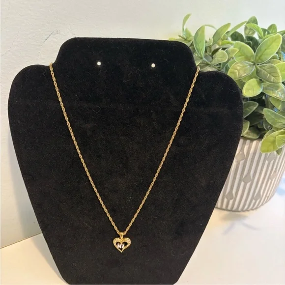 Nina Ricci Gold Heart Necklace - Picture 1 of 5